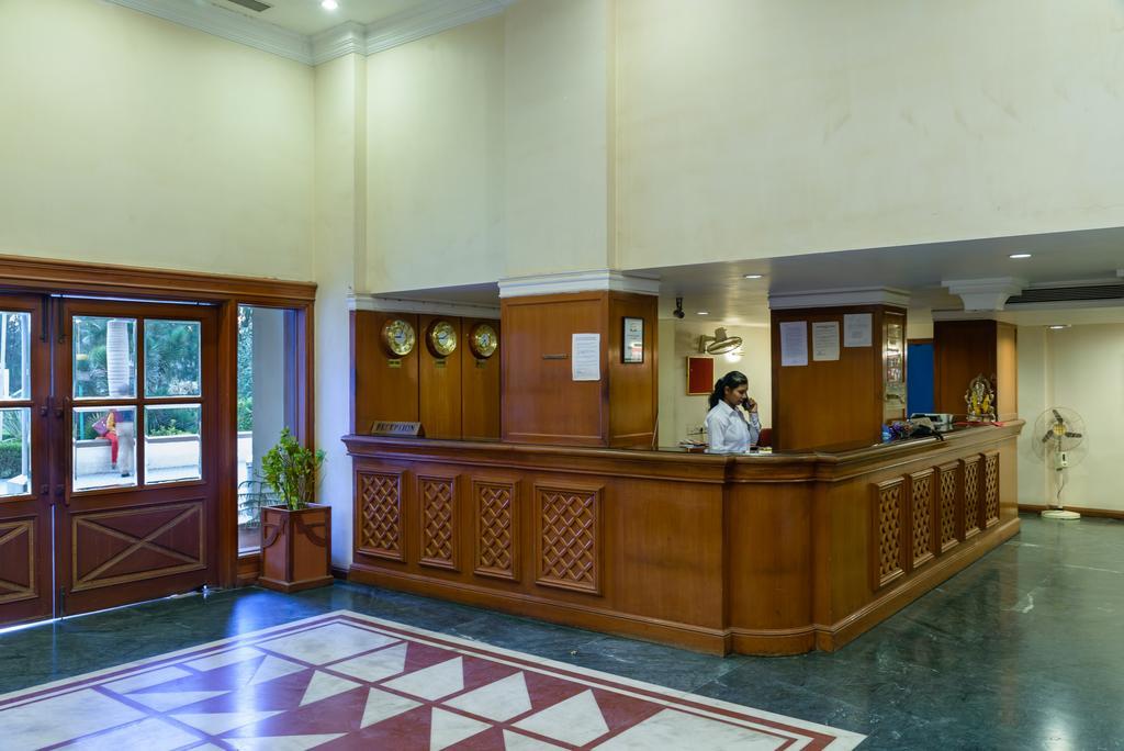 棕榈凯艺酒店 Gāndhīdhām 外观 照片