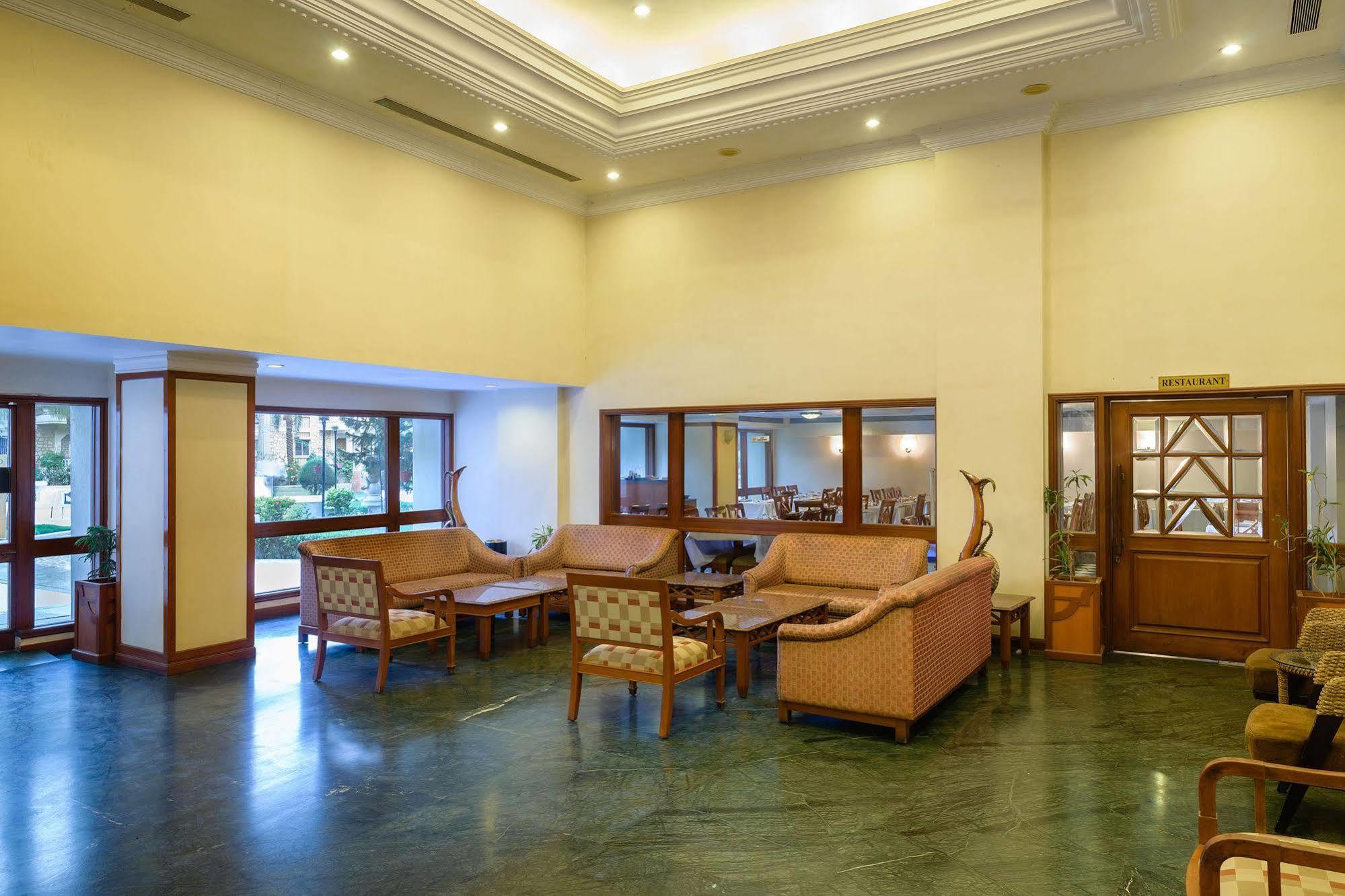 棕榈凯艺酒店 Gāndhīdhām 外观 照片